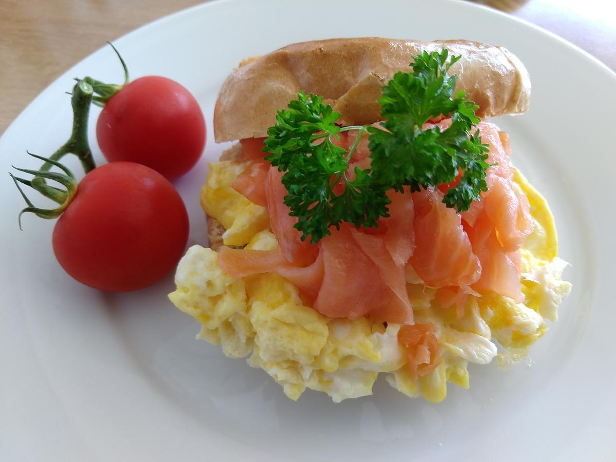 By The Sea Bed And Breakfast 伊斯特布恩 外观 照片