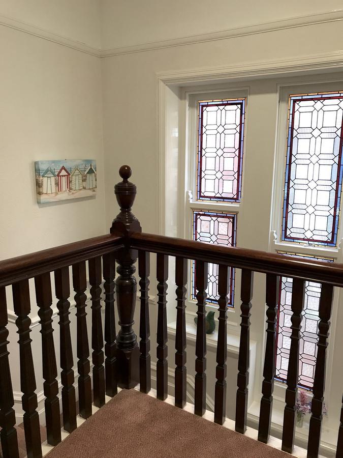 By The Sea Bed And Breakfast 伊斯特布恩 外观 照片