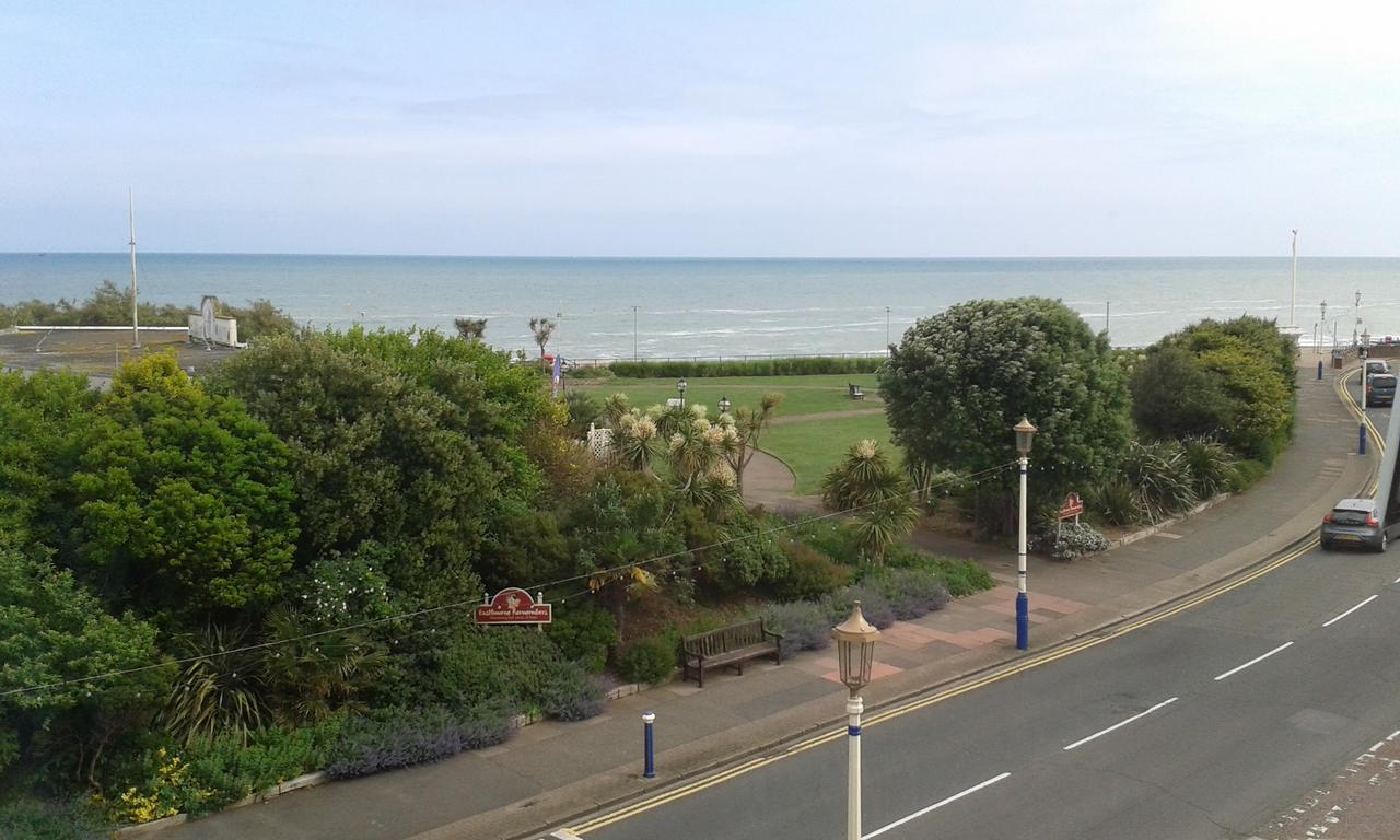 By The Sea Bed And Breakfast 伊斯特布恩 外观 照片