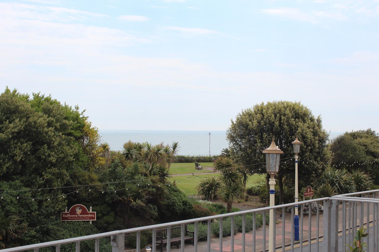 By The Sea Bed And Breakfast 伊斯特布恩 外观 照片