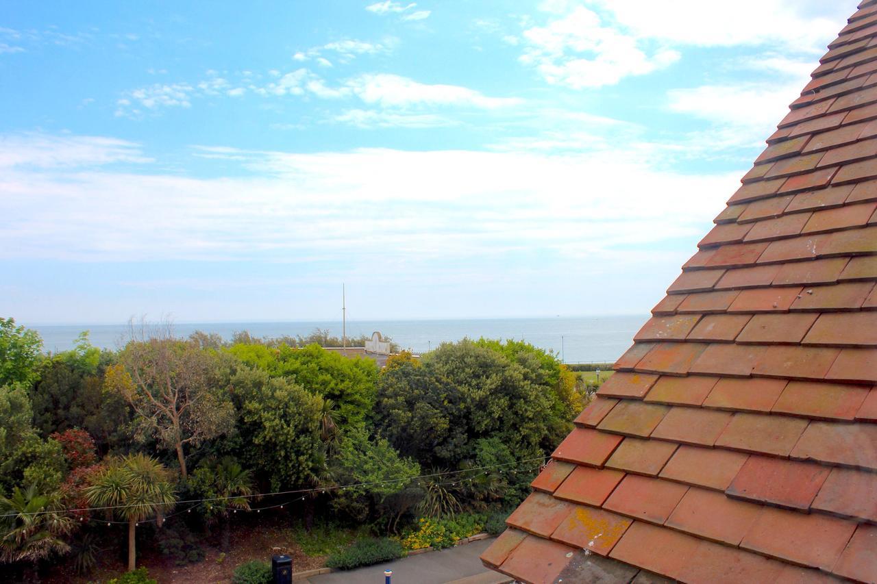 By The Sea Bed And Breakfast 伊斯特布恩 外观 照片
